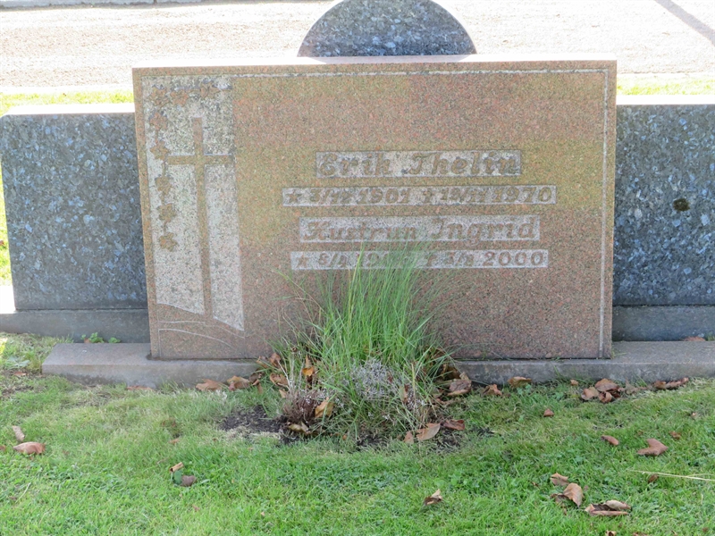 Grave number: 1 02   27