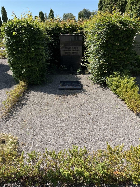Gravnummer: NK B    42