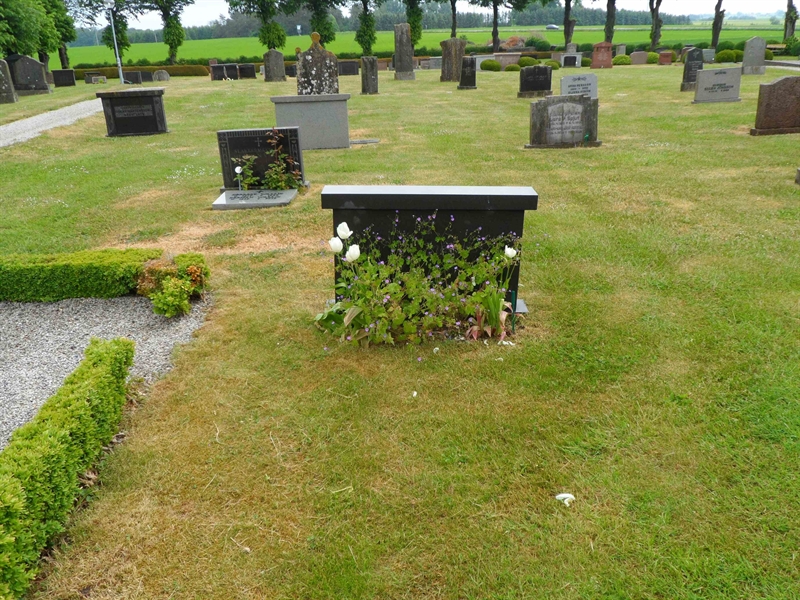 Grave number: ÖH E    13, 14