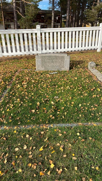 Grave number: 03 012    15:1-2