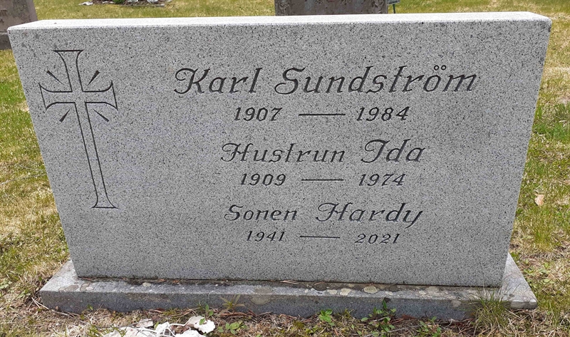 Grave number: 3 01    12