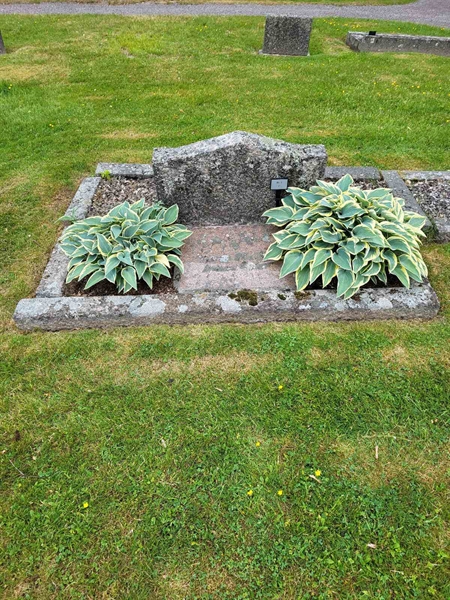 Grave number: Jä 01    31