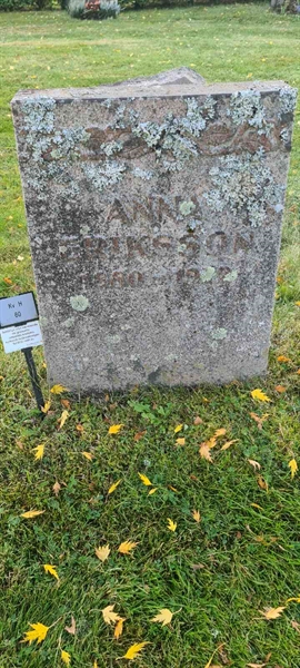 Grave number: M H   80