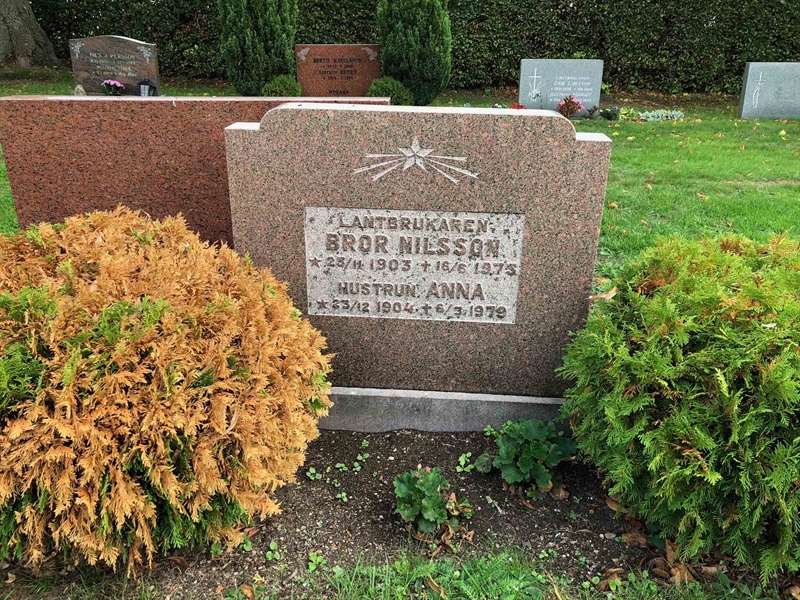 Grave number: AK 04    46, 47