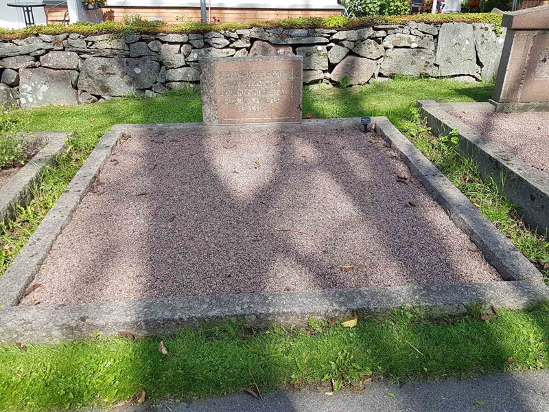Grave number: 06 60042