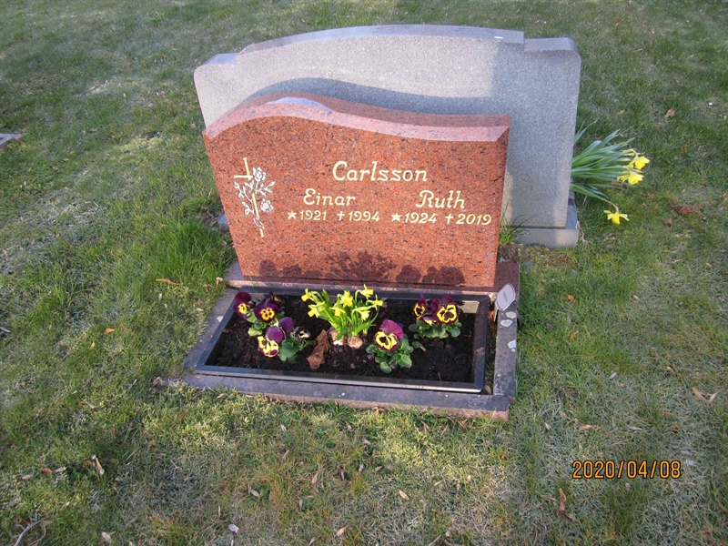 Grave number: 02 I   37