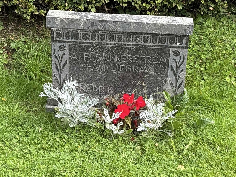 Grave number: IN 17   388