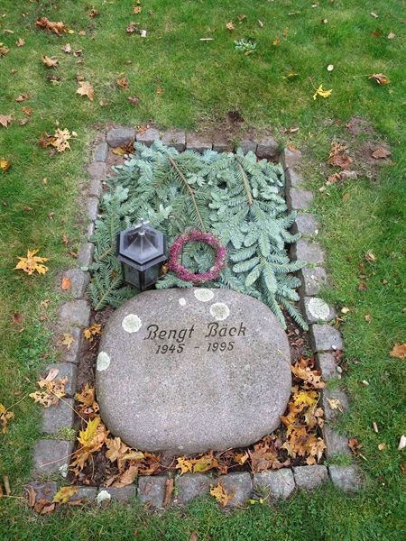 Grave number: HNB II    69
