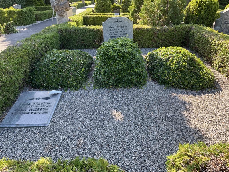 Grave number: NK III    38