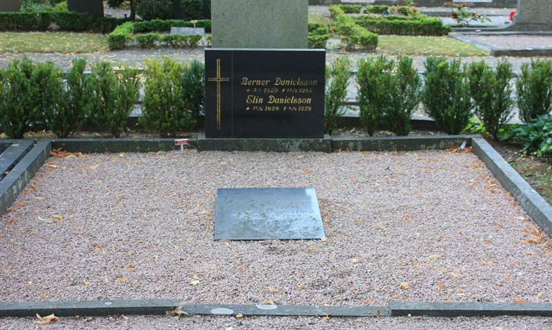 Grave number: Ö 21y    47, 48