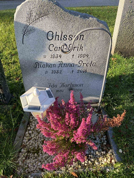 Grave number: 2 08   457