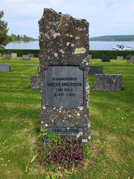 Grave number: kö 01 06    29