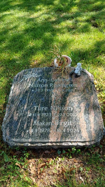 Grave number: 1 6 241