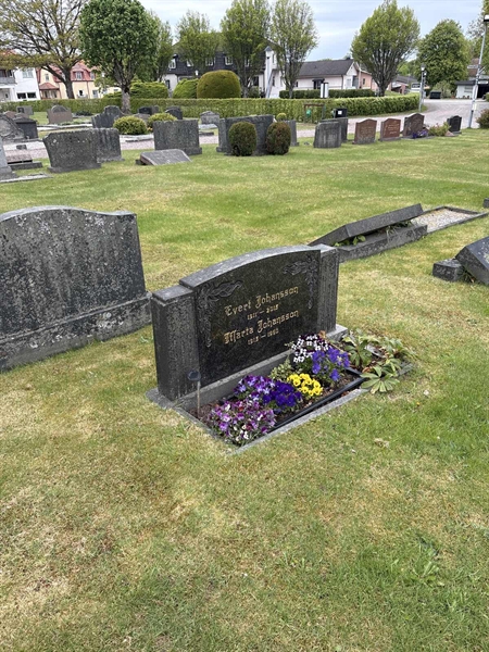 Grave number: SKF B    74, 75