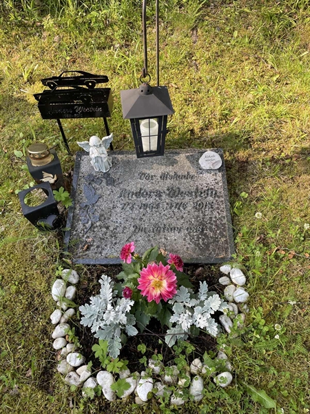 Grave number: R 5    36