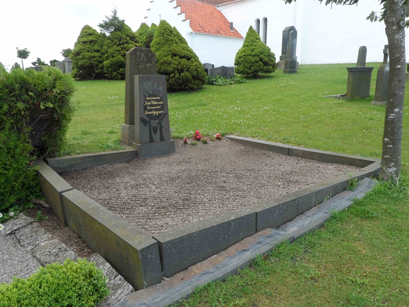Grave number: ÖV A     7