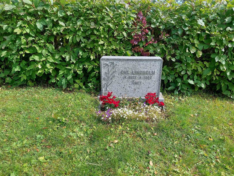 Grave number: K J    41, 42, 43