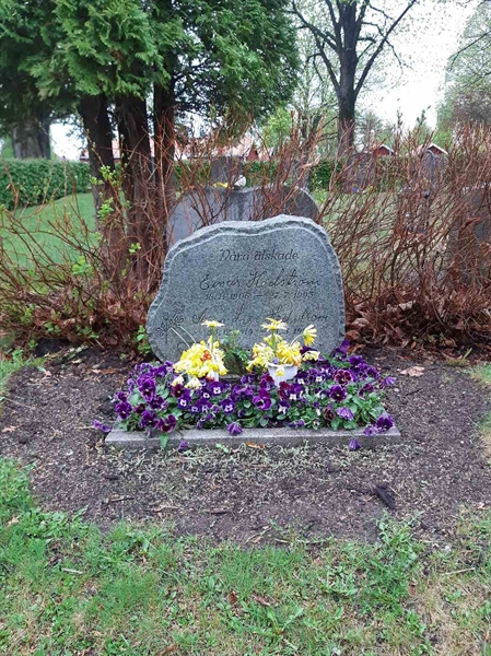 Grave number: 1 H H   172