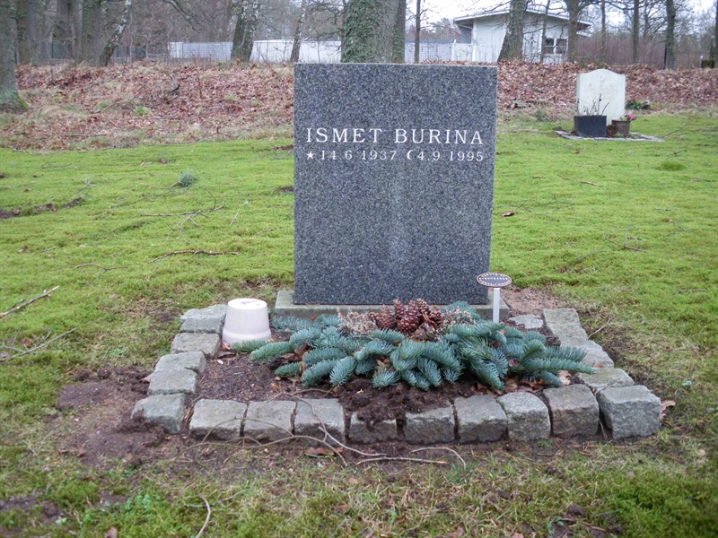 Grave number: HNB VII     3