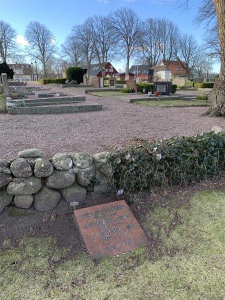 Grave number: SÖ F    83, 84, 85