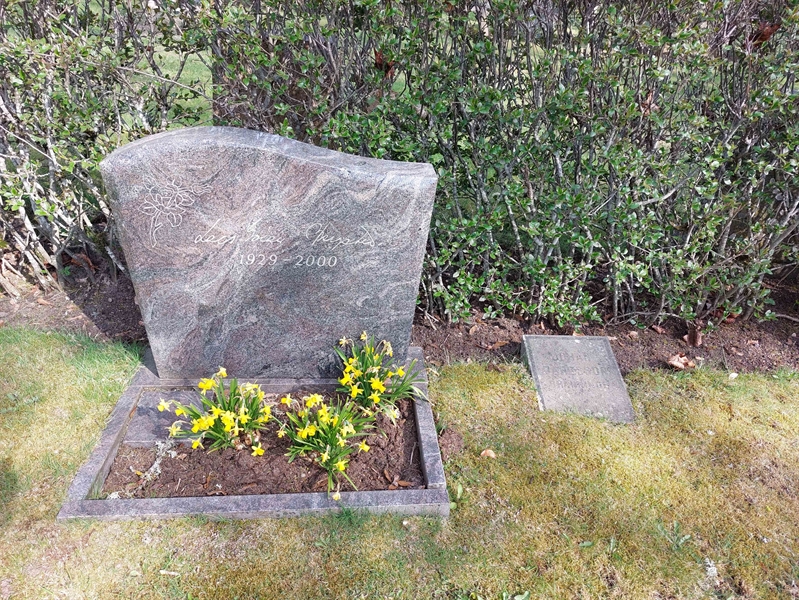 Grave number: HÖ 10  160, 161