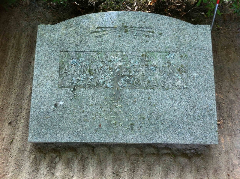 Grave number: NO 18   210