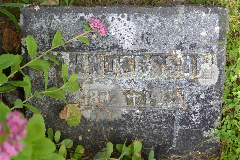 Grave number: 11 3   561-563