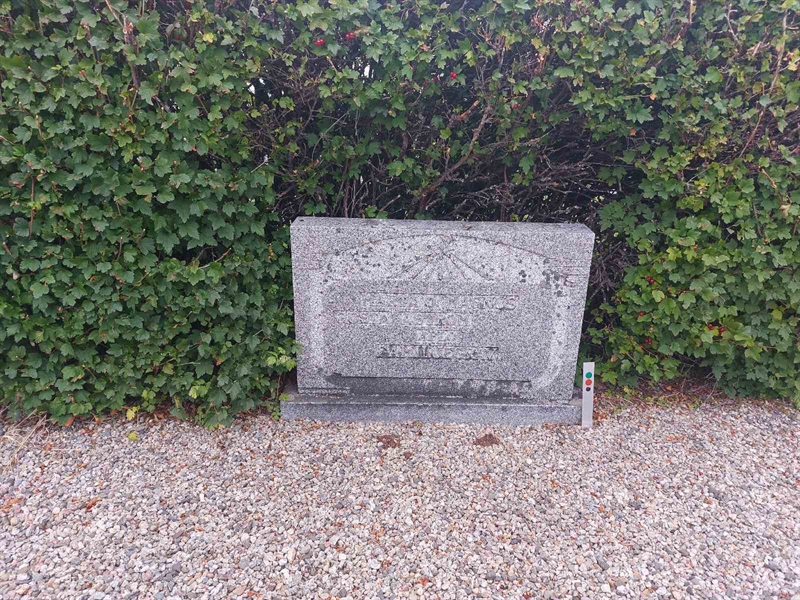 Grave number: K F    80