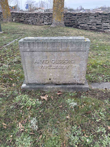 Grave number: LE 510, 511