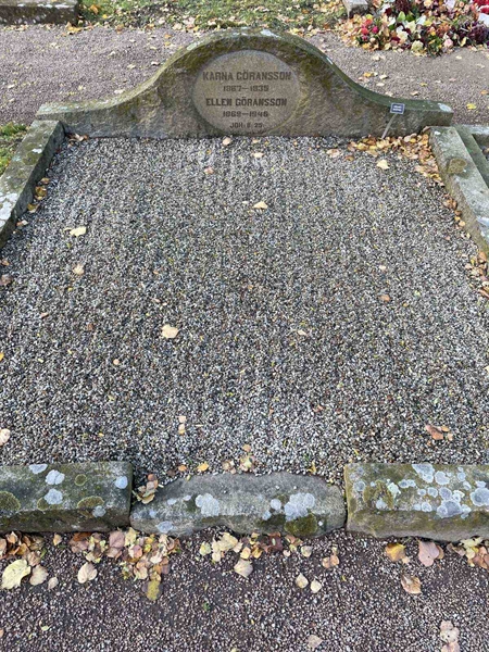 Grave number: VV 5    42, 43