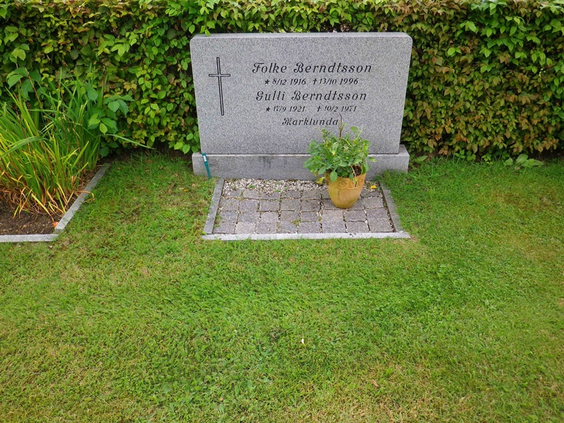Grave number: OS N   208, 209