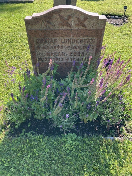 Grave number: 1 07    44