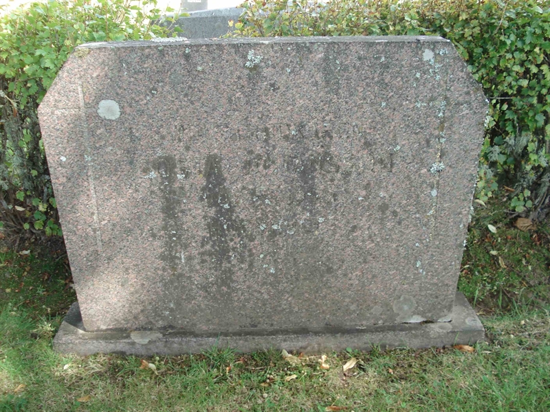 Grave number: KU 05     9