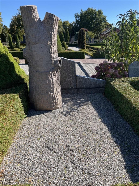 Grave number: VK III   129