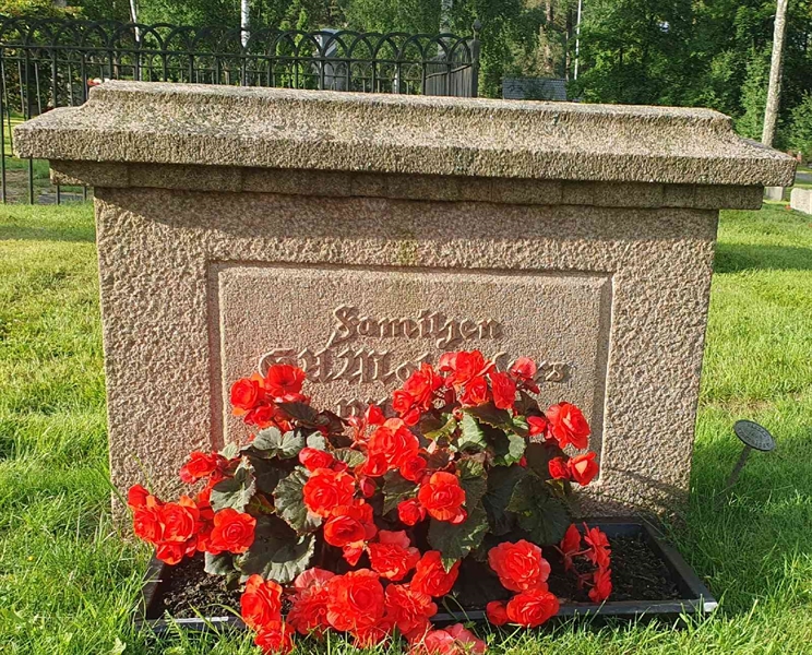 Grave number: 1 F    77-78