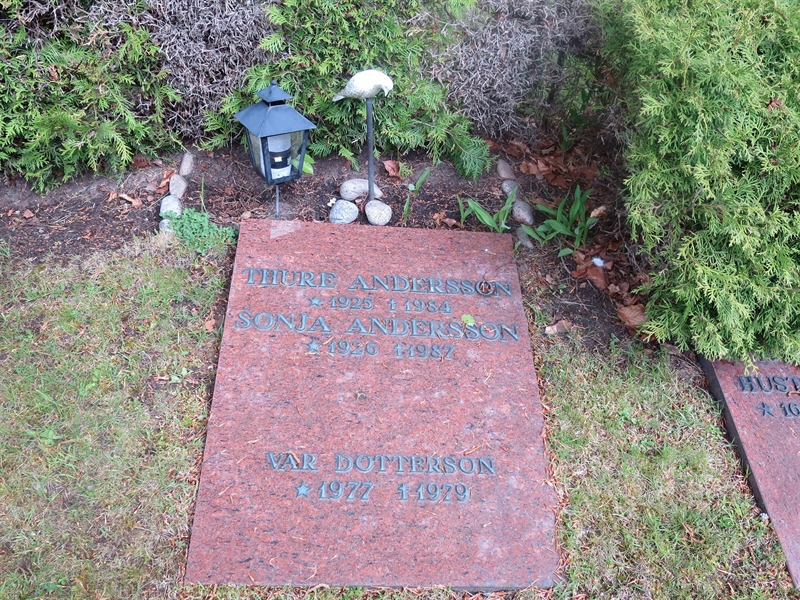 Grave number: HÖB N.UR   259