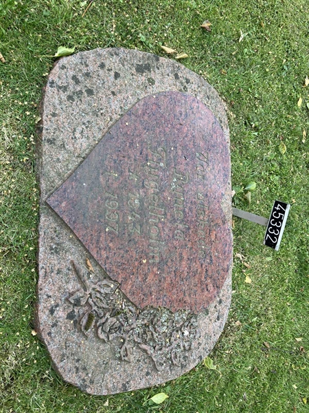 Gravnummer: Ö 45 332