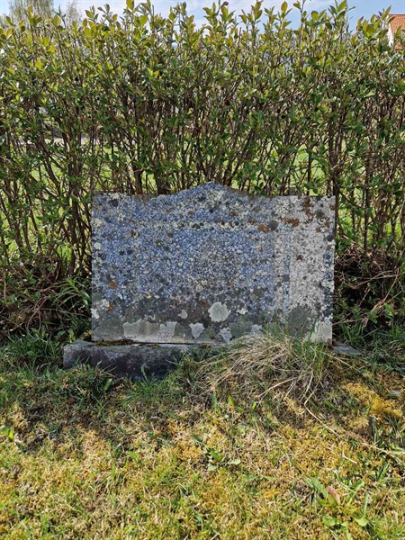 Grave number: 501 03 411-413