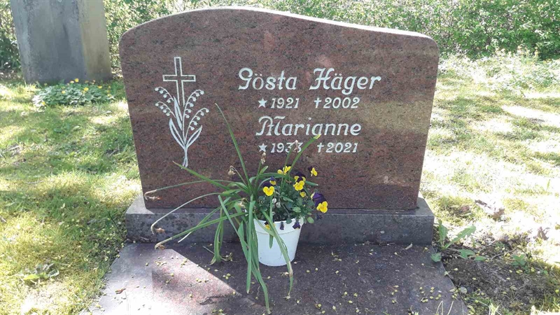 Grave number: FÄ 032    27