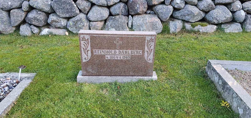 Grave number: RG 003  0184