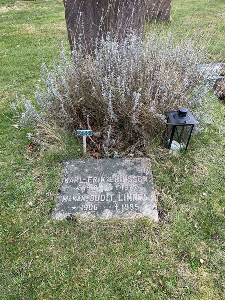 Grave number: R 01 268