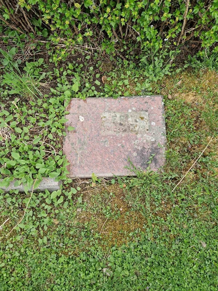 Grave number: 2 11 1206, 1207, 1208