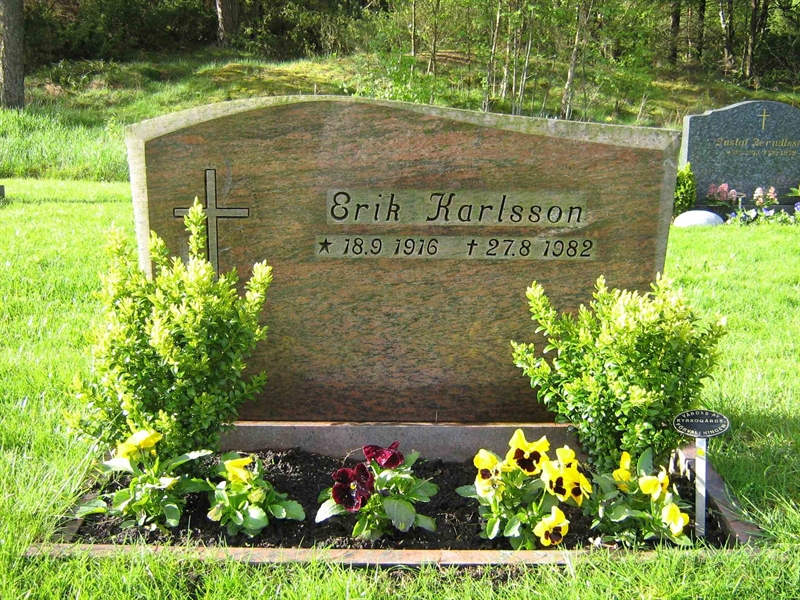 Grave number: ÖK 04    623-624
