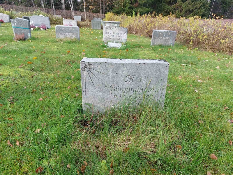 Grave number: RG F    53