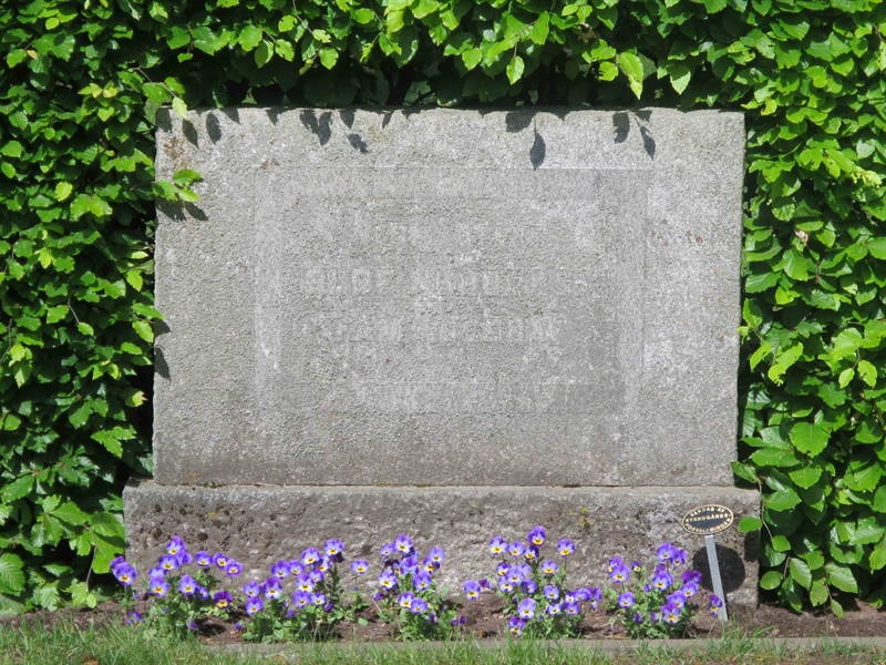Grave number: HÖB 21    11