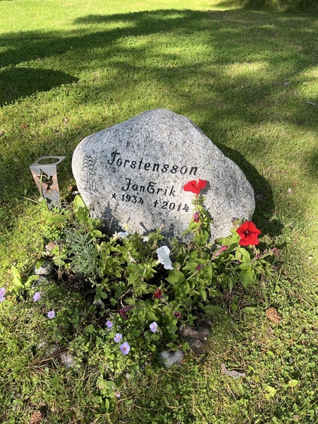 Grave number: 30ST TALL     8