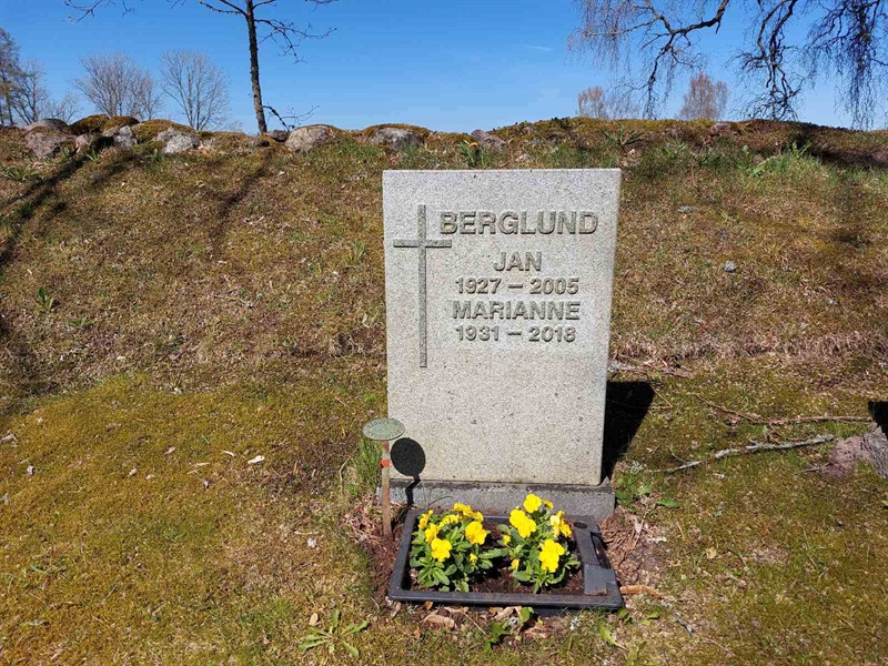 Grave number: HÖ 1   30, 31