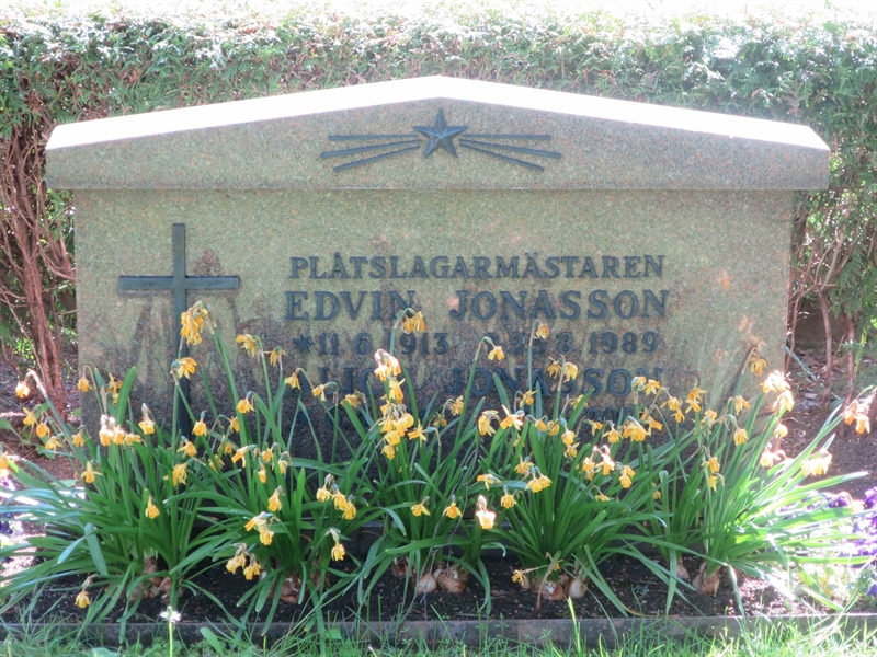 Grave number: HÖB 75    24