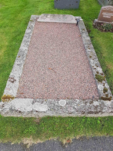 Grave number: 06 60500