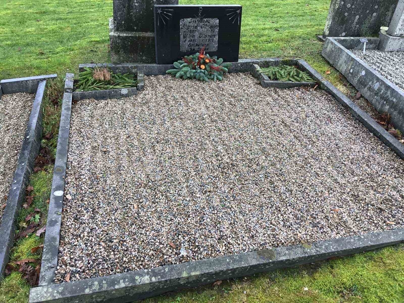 Grave number: 40 B   157-158